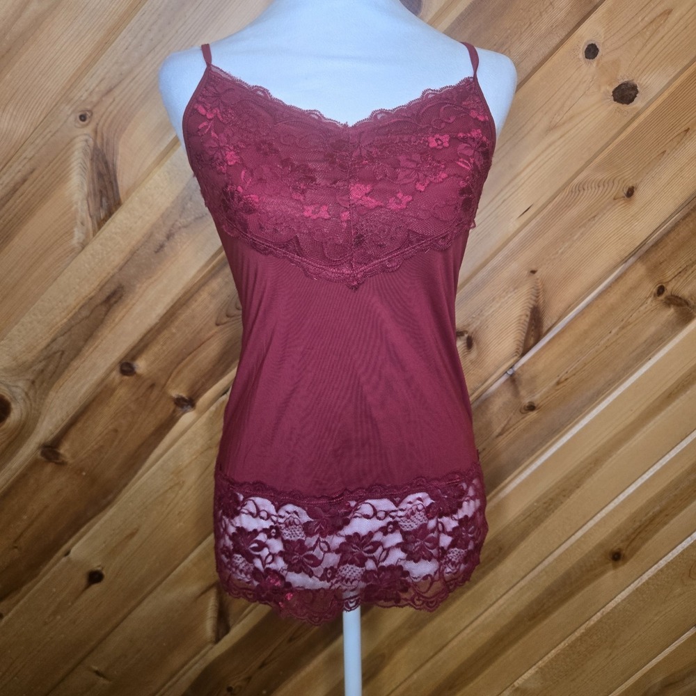 Y2K Studio Y Lace Trim Red Camisole Small Stretch Adjustable‎ Spaghetti Straps
